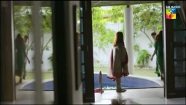 Bikhray Hain Hum - Episode 09 - 7th Sep 2022